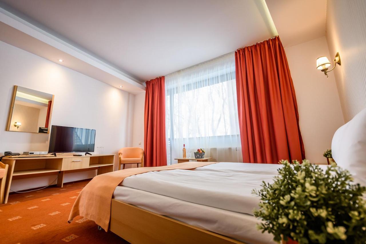 Hotel Andy Km 36 Букурещ Екстериор снимка