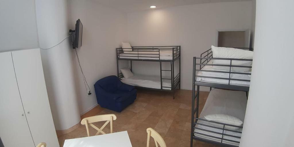 Hotel Andy Km 36 Букурещ Екстериор снимка